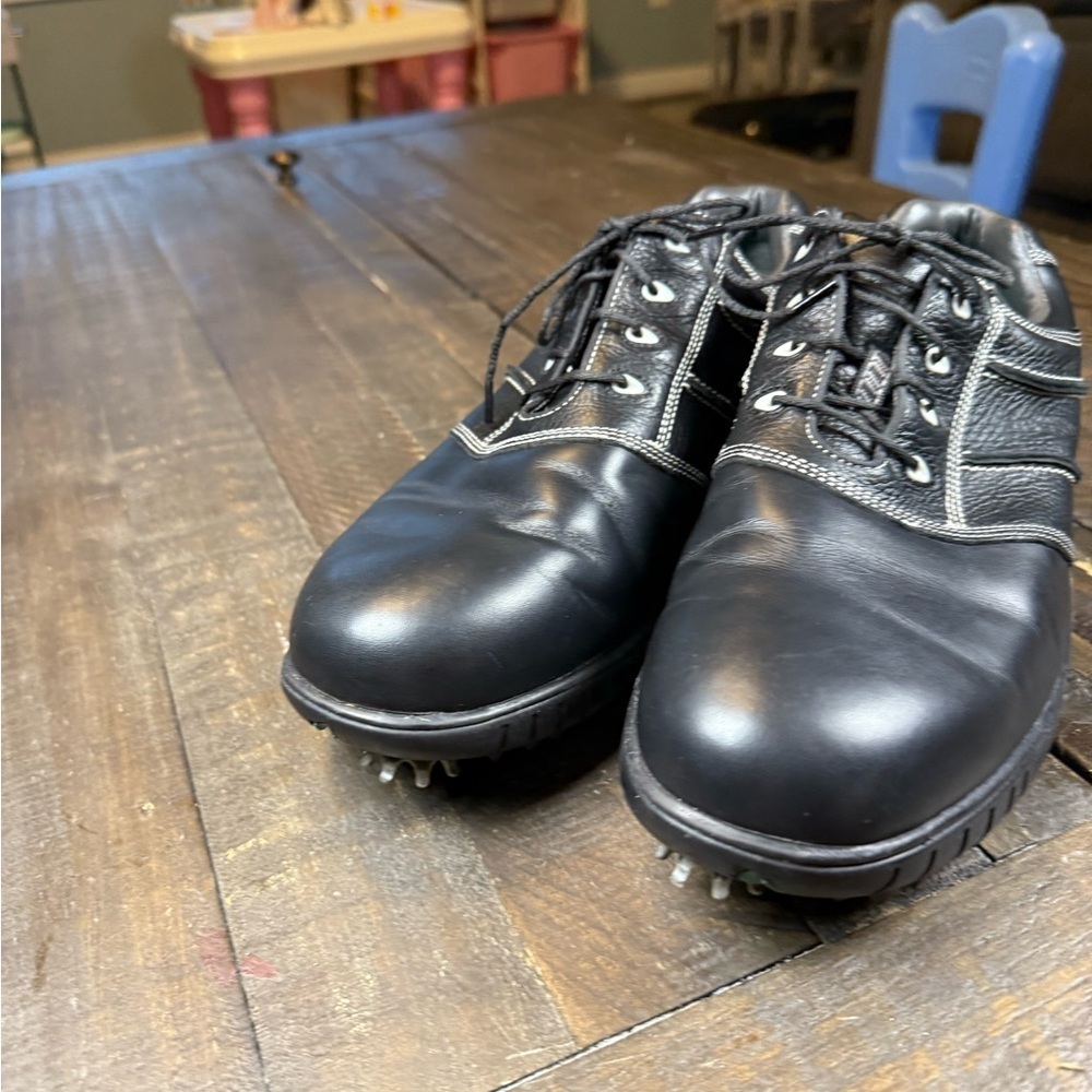 FootJoy Golf Shoes Women’s Black Leather Golf Shoes Size 10 SoftSpikes - Picture 4 of 13